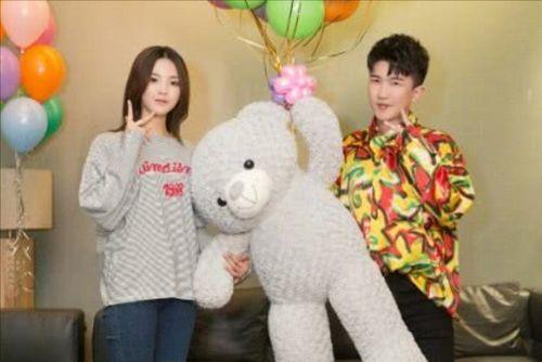 娱乐圈吃瓜背景板图片